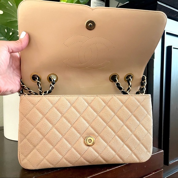 Chanel Caviar Quilted Medium CC Filigree Flap Beige and Black - Picture 6 of 13